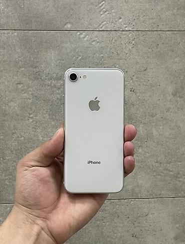aiphone 13: IPhone 8, Б/у, 64 ГБ, Серебристый, Чехол — 2