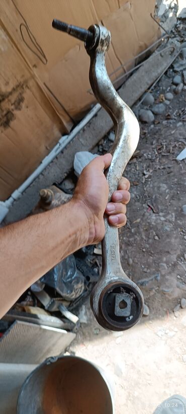 Digər avtomobil ehtiyat hissələri: Mitsubishi Lancer X 2008 buraxılış avtomobili üçün dayaqça. Bu — 11