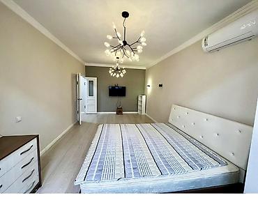 Спальные гарнитуры: Спальня комплектом Состав: - Двуспальная кровать с высоким мягким — 2