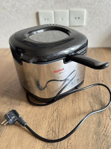 Tosterlər: Tefal Minifrit dərin qızartma aparatı( çix az işlənilib) -