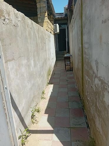 demir qaraj satilir: 2 otaqlı, 43 kv. m, Orta təmir — 3