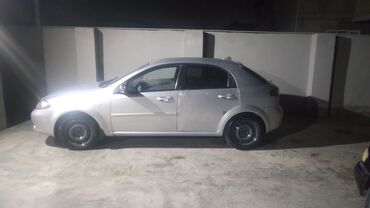 Chevrolet Lacetti: 0.5 l | 2005 il 2500 km Sedan