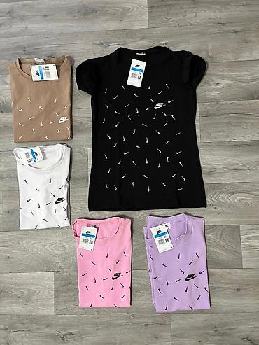 Majice kratkih rukava: Ženske majice S,M,L,XL,XXL veličine prodajemo minimum 2 komada 3400 — 4