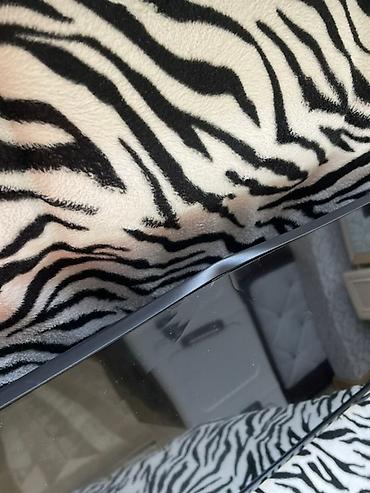 iphone cs max: Телевизор с Android TV (логотип Powered by Android на экране) — 2