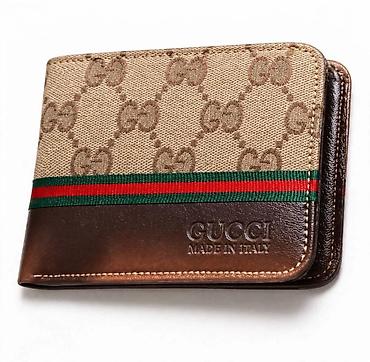 mona torbica sa slovom m: Muški novčanik Gucci – platno i koža - Dizajn: karakterističan GG — 1