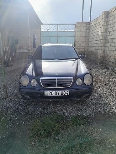 mercedes 170 b: Mercedes-Benz E 220: 2.2 l | 2000 il Sedan — 1