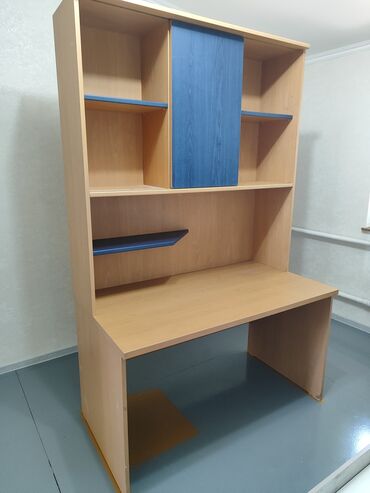 журнальный столик деревянный: Компьютерный стол, Б/у, С полками