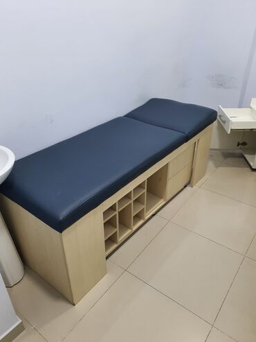 salon güzgüləri: İşlənmiş tibbi mebellər