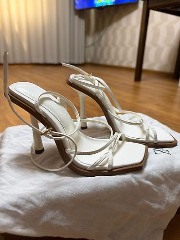 кр секс: Босоножки, 36, Zara, Новый, цвет - Белый, Самовывоз, Платная доставка — 1