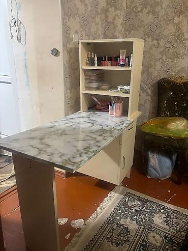 alət rəfi: Düz masa, Siyirməli, Polkalı — 1