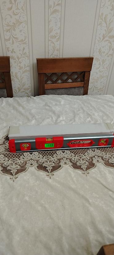 maqnitli şuşə silən: Rəqəmsal göstəricili su terazisi (spirit level) - Uzunluq: təxminən — 1