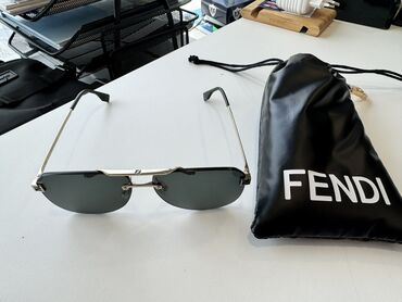 Eynəklər: Gün eynəyi, Fendi, İşlənmiş