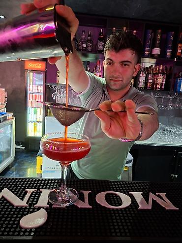 Barmenlər: Barmen, 30 yaş, 3-5 illik təcrübə — 1