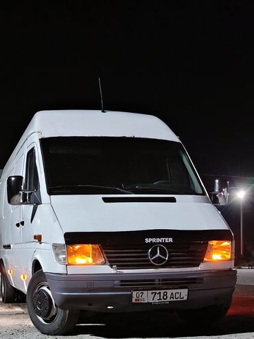универсальный набор инструментов для дома: Mercedes-Benz Sprinter (длинная база, высокий крыша) — белый фургон