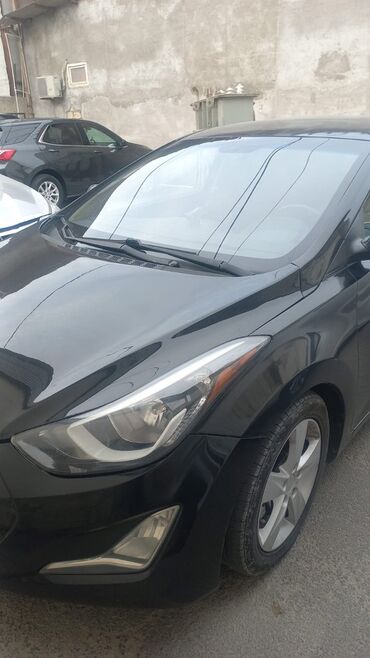 Hyundai: Hyundai Elantra: 1.8 l | 2015 il Sedan