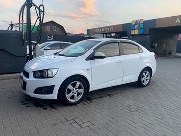 спартивный машины: Chevrolet Aveo: 2014 г., 1.6 л, Автомат, Бензин, Седан