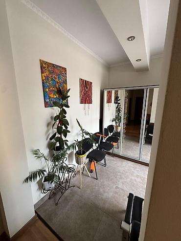 Долгосрочная аренда домов: 280 м², 6 комнат, Парковка — 12