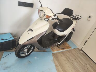 продам шлем для мотоцикла: Тип скутера Honda, 50 куб. см, Бензин, Б/у
