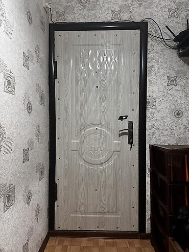 qap qara şəkil: Metal giriş qapısı satılır. - Material: möhkəm metal konstruksiya - — 2