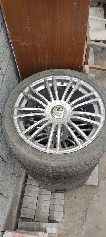 corolla runx: Дөңгөлөктөр монтажда 235 / 40 / R 18, Жай, Колдонулган, Комплект, Жеңил унаалар, Куйма, тешиктери - 5