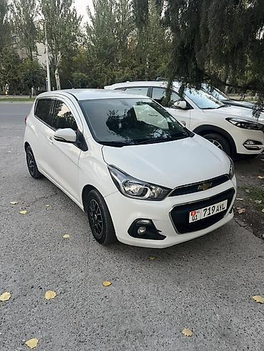 Chevrolet Spark: 2017 г., 1 л, Вариатор, Бензин, Хэтчбэк