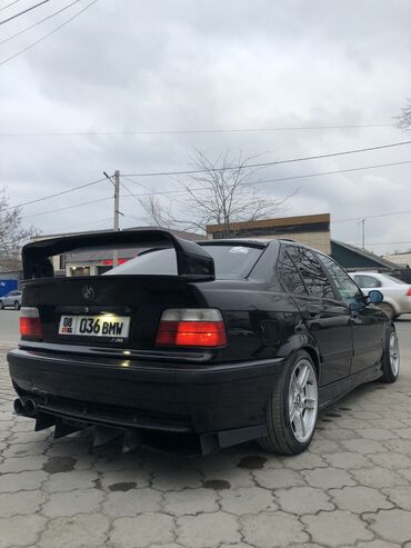 BMW 3 series: 1993 г., 2 л, Механика, Бензин, Седан