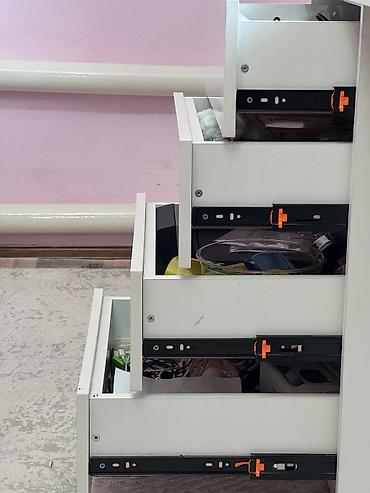 тумбочка бу купить: Письменный стол с тумбой + высокий стеллаж, белый цвет. Состав: - — 7