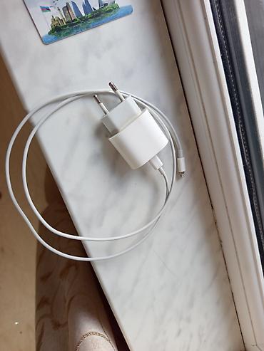 iphone adapter şunuru: 50 Azna almişam Orginal iPhone adapteri satıram çox işlənməyib temizdi — 2