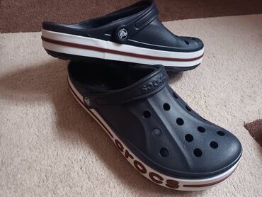 обувь пума: Оригинальные Crocs сделано в Вьетнаме 🇻🇳 Размер 45 Новые и есть 8