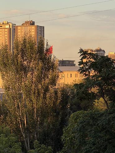 золотой квадрат псо: 🏢 Продаётся 3-комнатная квартира 📍 Район: ТЦ Весна, Золотой квадрат 🏠 — 8