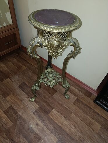 Digər ev dekoru: Bürünc dekorativ piyada/bitki stendi - Material: tökmə bürünc (ağır