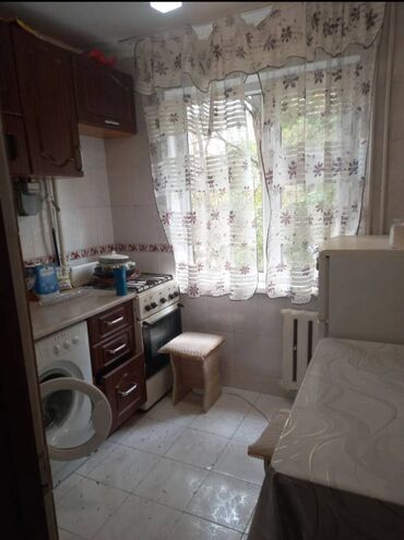 2 комнатные квартиры в бишкеке продажа: 2 комнаты, 42 м², 104 серия, 2 этаж, Косметический ремонт