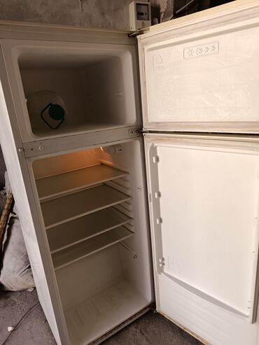 холодильник для тортов: Холодильник Atlant, Б/у, Двухкамерный, De frost (капельный), 55 * 140 * 50