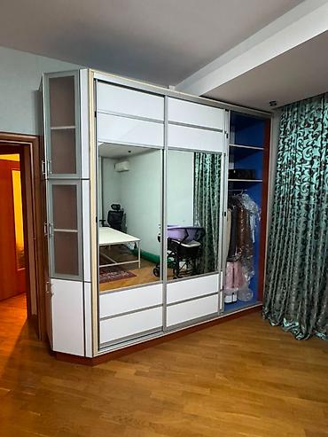 divan ortuyleri: Evdə olan mebel və əşyaların hamısı satılır. Əşyalar müxtəlif üslubda — 8
