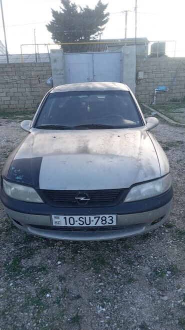 Opel: Opel Vectra B sedan - Ban növü: sedan, 4 qapı - Rəng: gümüşü (ön sol — 1