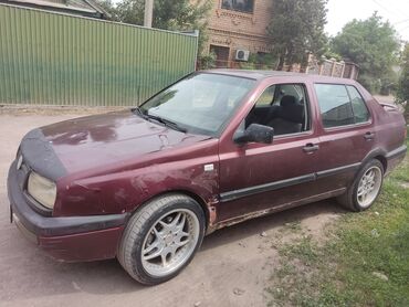 авто гаражного хранения: Volkswagen Vento: 1995 г., 1.8 л, Механика, Бензин, Седан