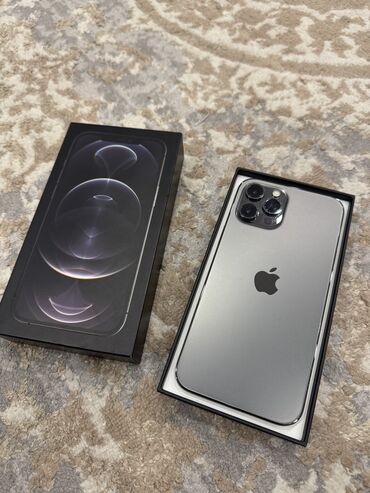 Apple iPhone: IPhone 12 Pro Max, Б/у, 128 ГБ, Space Gray, Зарядное устройство, Защитное стекло, Чехол, 72 %