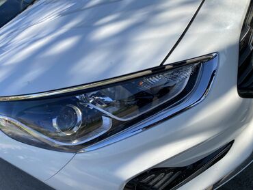 Системы освещения: Передняя правая фара Hyundai 2017 г., Б/у, Оригинал