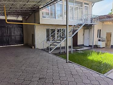 Продажа коттеджей и домов: 5 комнат, 250 м², 4 соток, Бишкек, Аламединский рынок / базар Собственник — 19