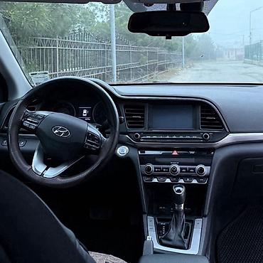 Hyundai: Hyundai Elantra: 2 l | 2019 il Sedan — 1