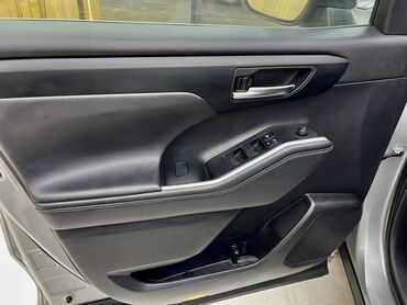 Toyota: Toyota Highlander: 2021 г., 3.5 л, Автомат, Бензин, Кроссовер — 9