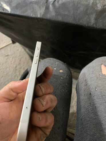 Apple iPhone: IPhone 12, Б/у, 64 ГБ, Белый, Защитное стекло, Чехол, 76 % — 4