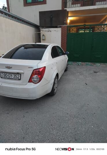 фольксваген поло седан: Chevrolet Aveo: 1.4 l | 2013 il Sedan