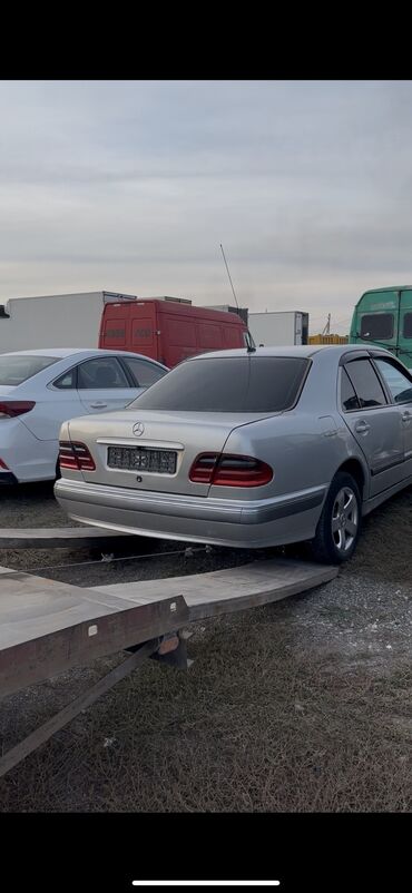 шкиф на мотоблок: Mercedes-Benz E-Class: 2001 г., 2.7 л, Автомат, Дизель, Седан