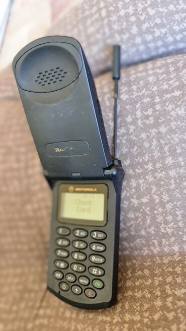Ostali predmeti za umetnost i kolekcionarstvo: Trlefon retro, sve radi ide bez punjaca,motorola star tak — 10