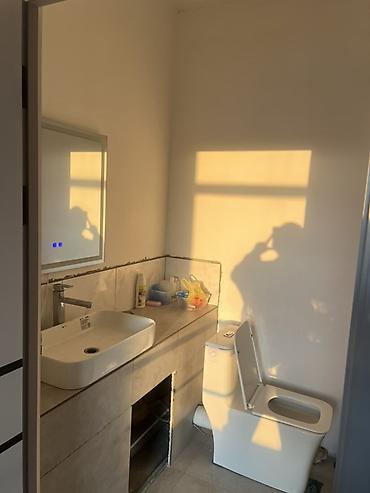 Коммерциялык мүлк: Ижарага Толугу менен кеңсе: 500 м², Турак үйдө, Биринчи катар — 10