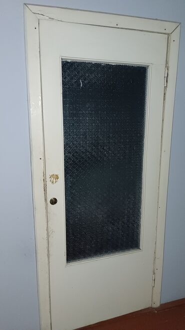 балконная дверь: Продаю деревянные двери б/у, размеры 90x200 - 1шт., 80x200 - 1шт.