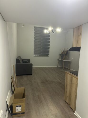 продаю в связи с переездом: Студия