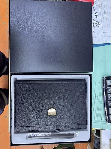 Канцтовары: Подарочный набор для офиса/деловых встреч Состав набора: - Ежедневник — 3