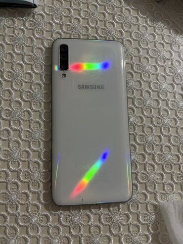 бу морозильные камеры: Samsung Galaxy A50, 64 GB, rəng - Ağ, Qırıq, Sensor, Barmaq izi